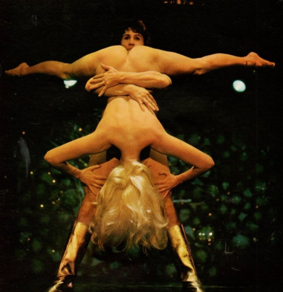 Голые цирковые женщины