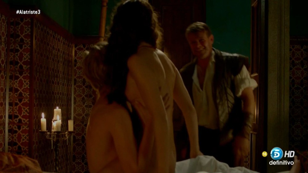 Голая Арли Жовер эротические сцены