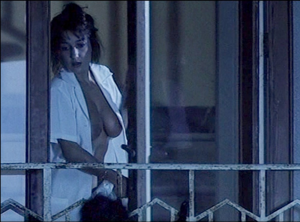 Кармен Эджого постельные сцены