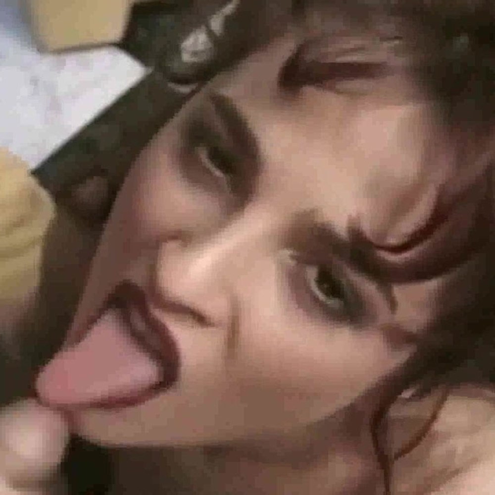 Natasha nice голая раздвинула ножки