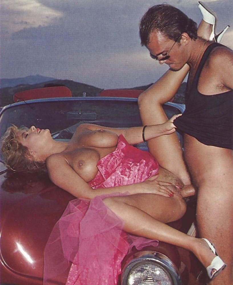 Тринити Лорен голая в чулках