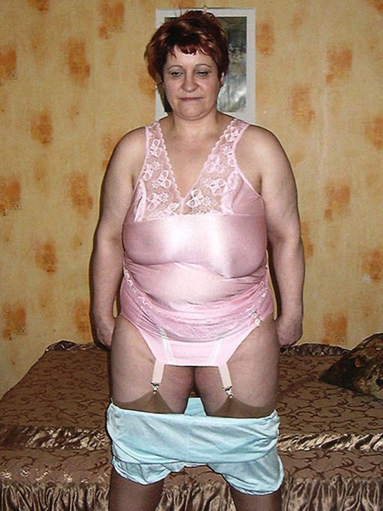 Голые женщины чулки панталоны