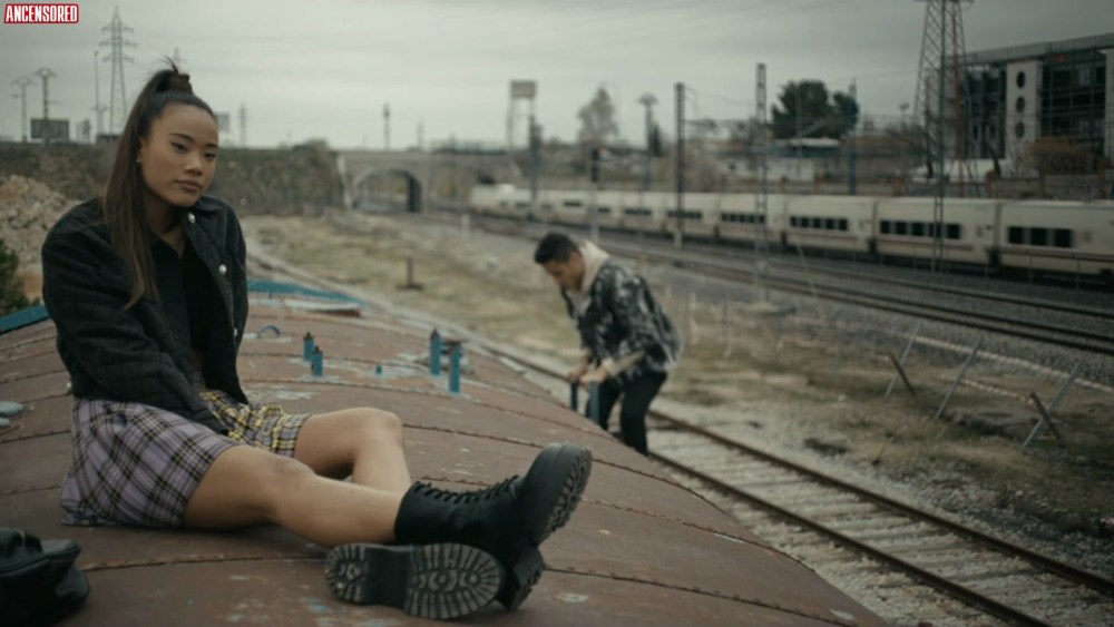 Тина Кунаки topless