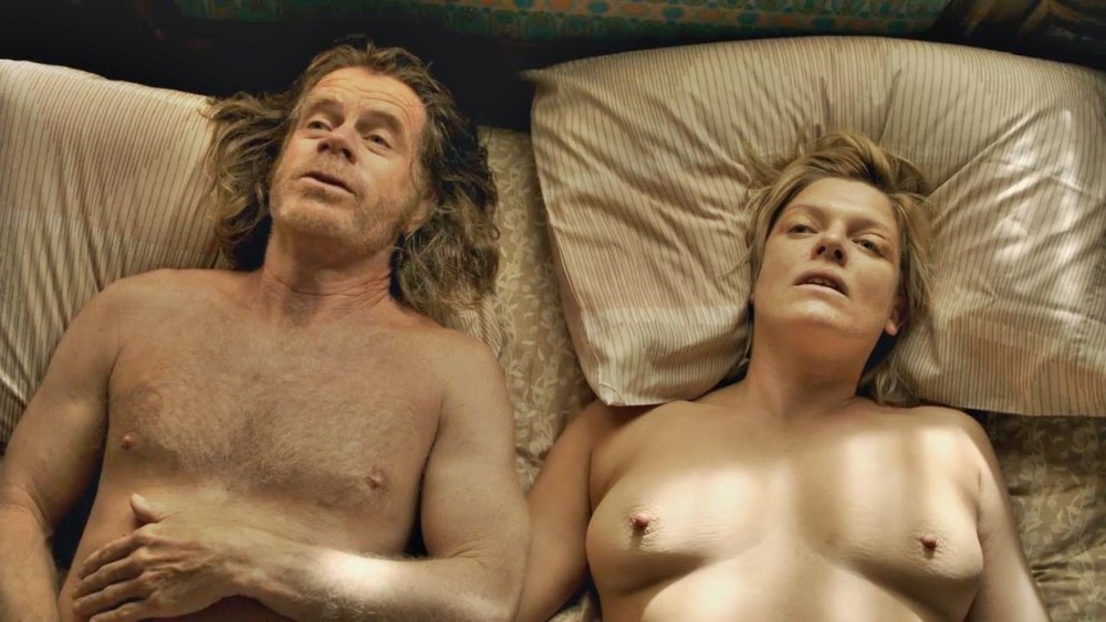 Голые сцены из сериала бесстыжие