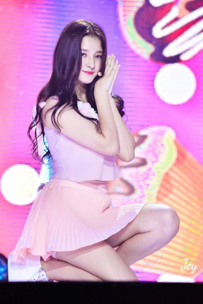 Nancy MOMOLAND тело