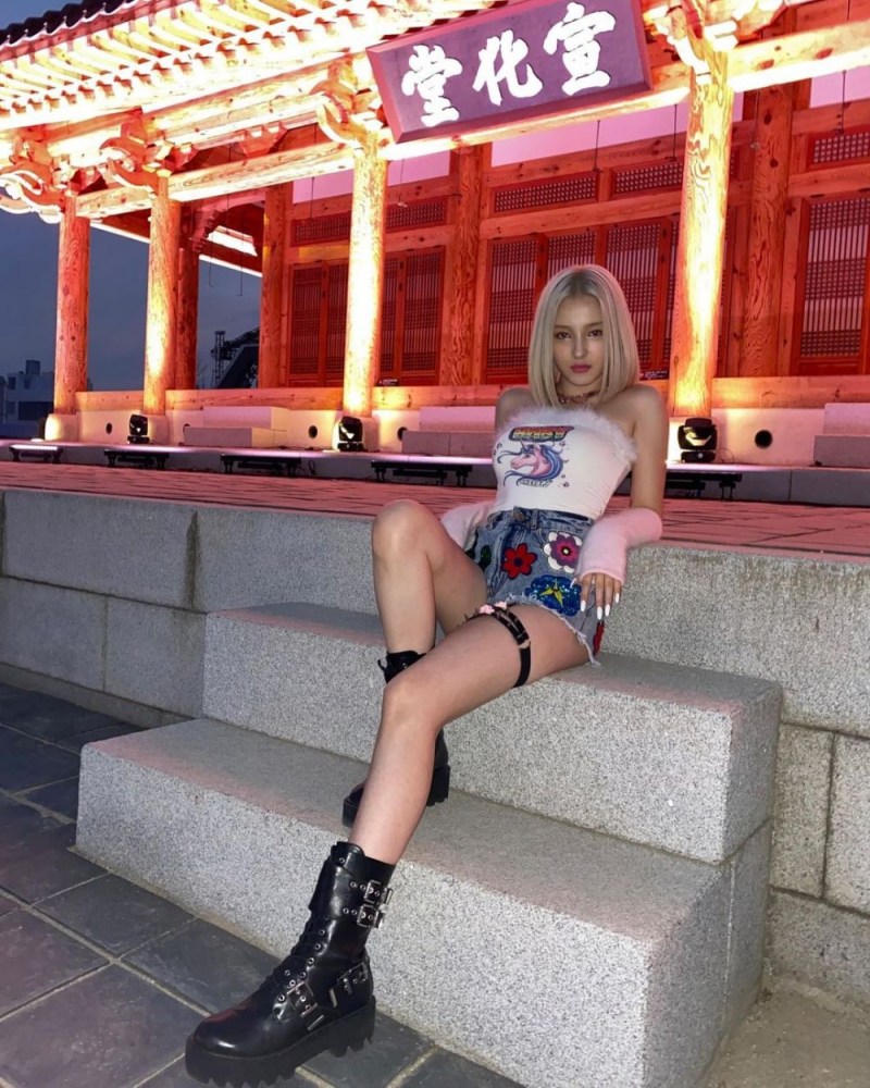 MOMOLAND Nancy в мини