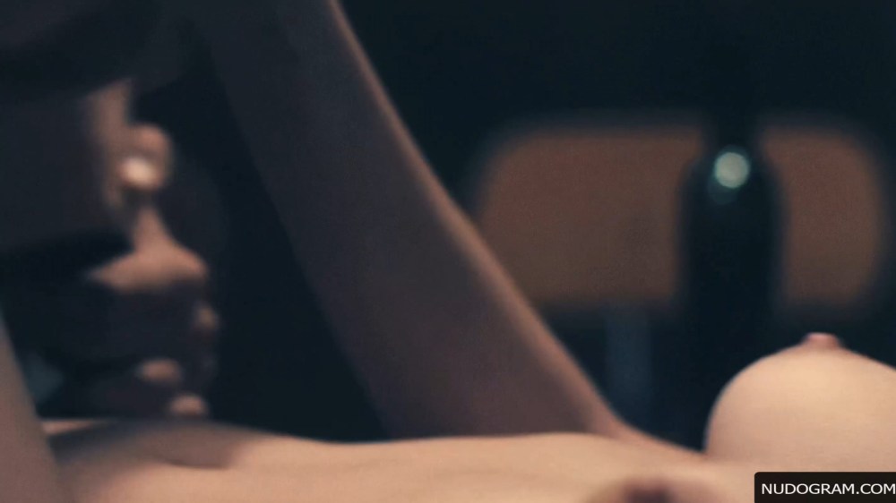 Шейлин Вудли белая птица в метели голая