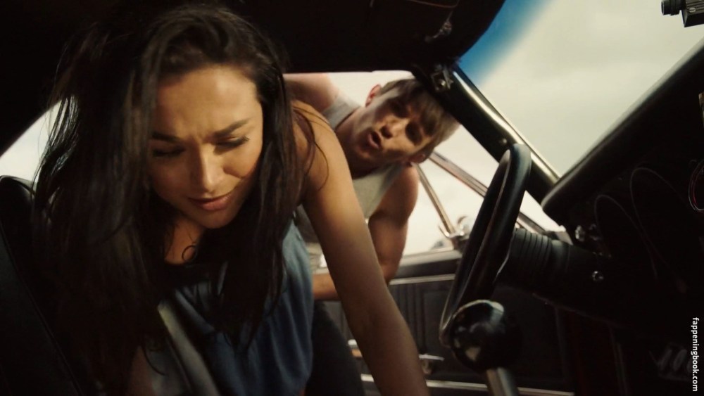 Кровавая гонка Кристина Очоа голая