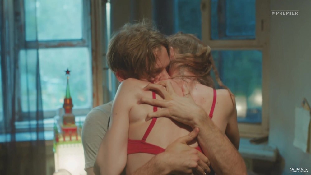 Юлия Маргулис в ванне