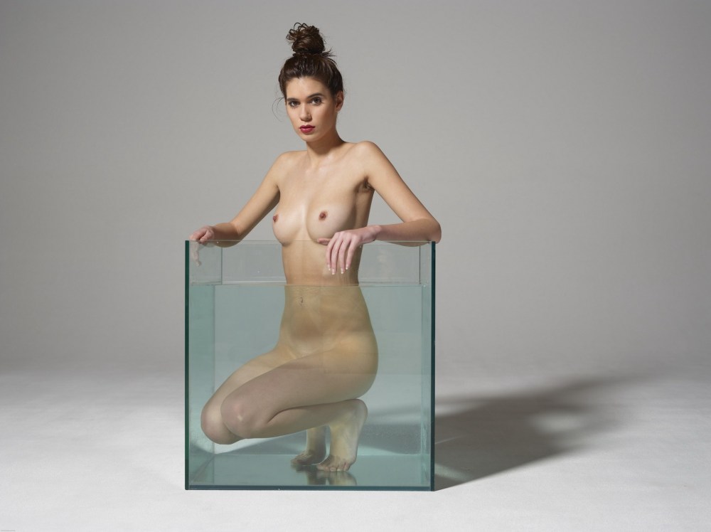 Голые четырнадцатилетние