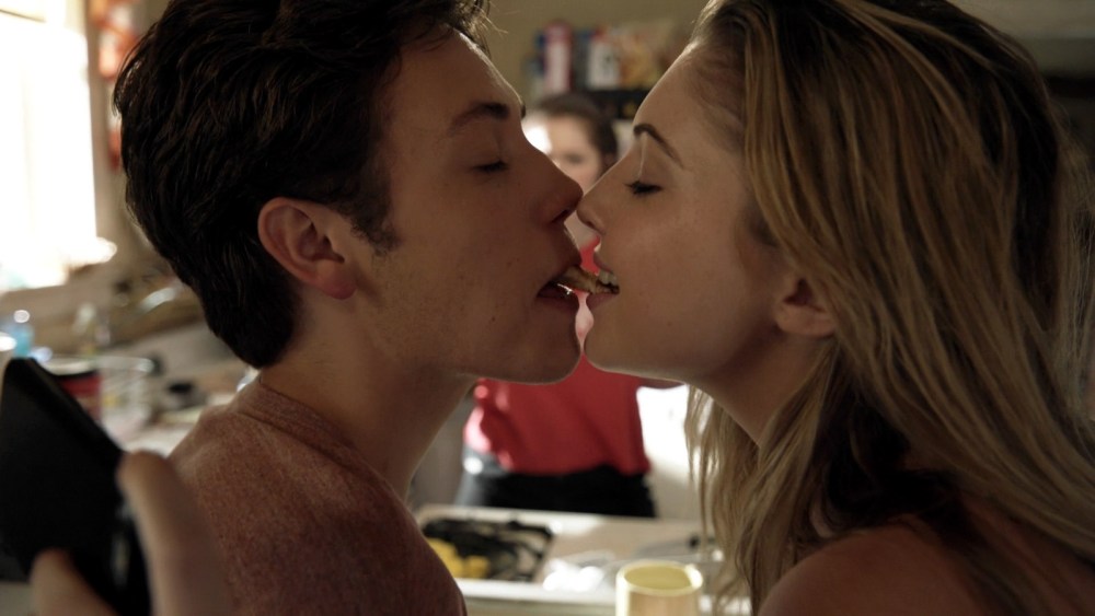 Итан Каткоски и его девушка 2020