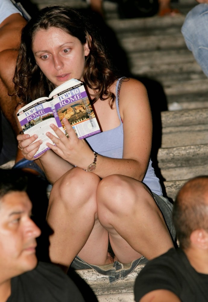 Без трусиков в кинотеатре