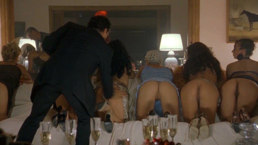 Сериал Патриот сцены ню