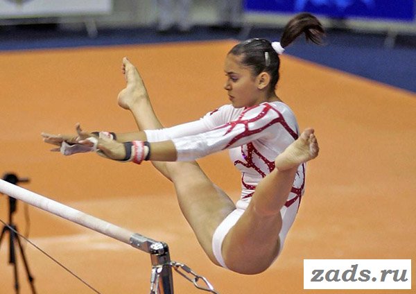 Эротические засветы спортсменок на выступлении (10 фото)