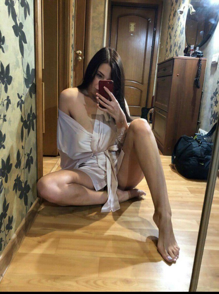 Брюнетка слив домашнее