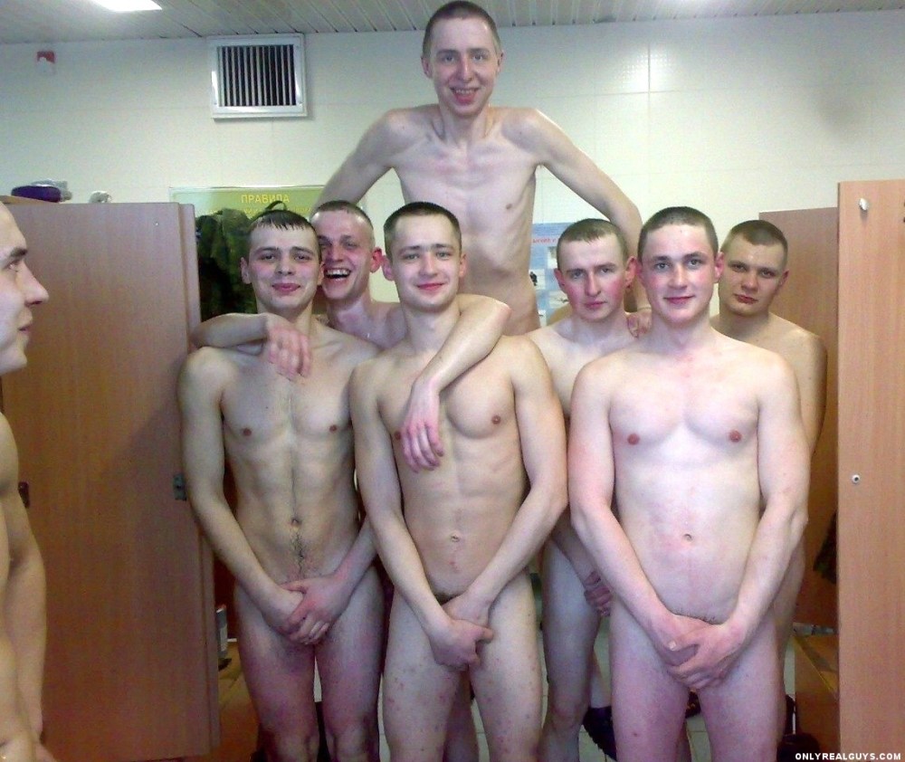 молодые голые парни в армии фото 69