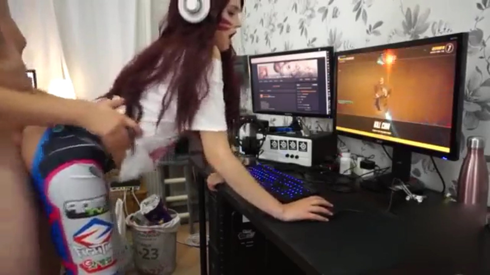 Girl having sex on twitch video