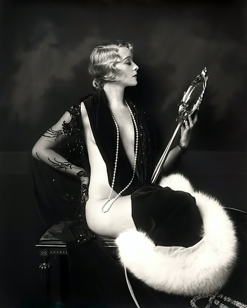 Alfred Cheney Johnston ретро