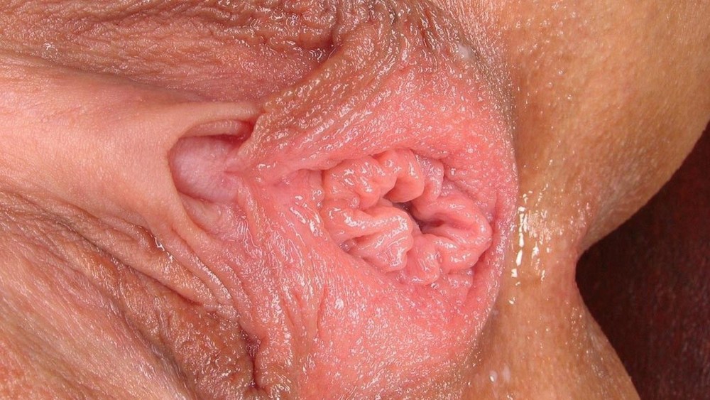 Женские киски с большим клитором