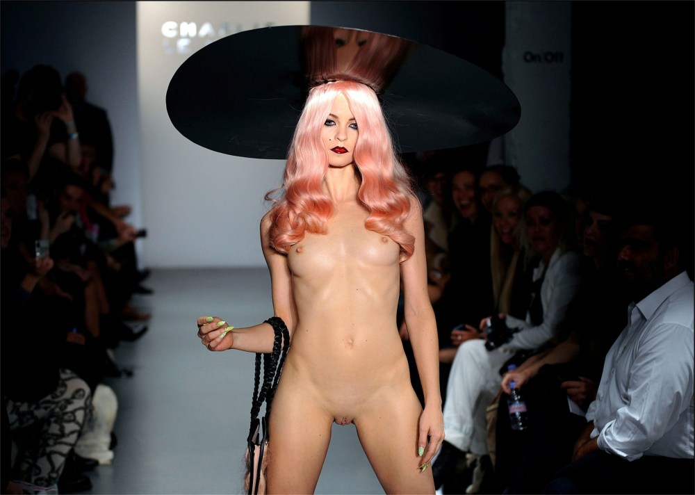 Чарли Ле Минду Charlie le naked