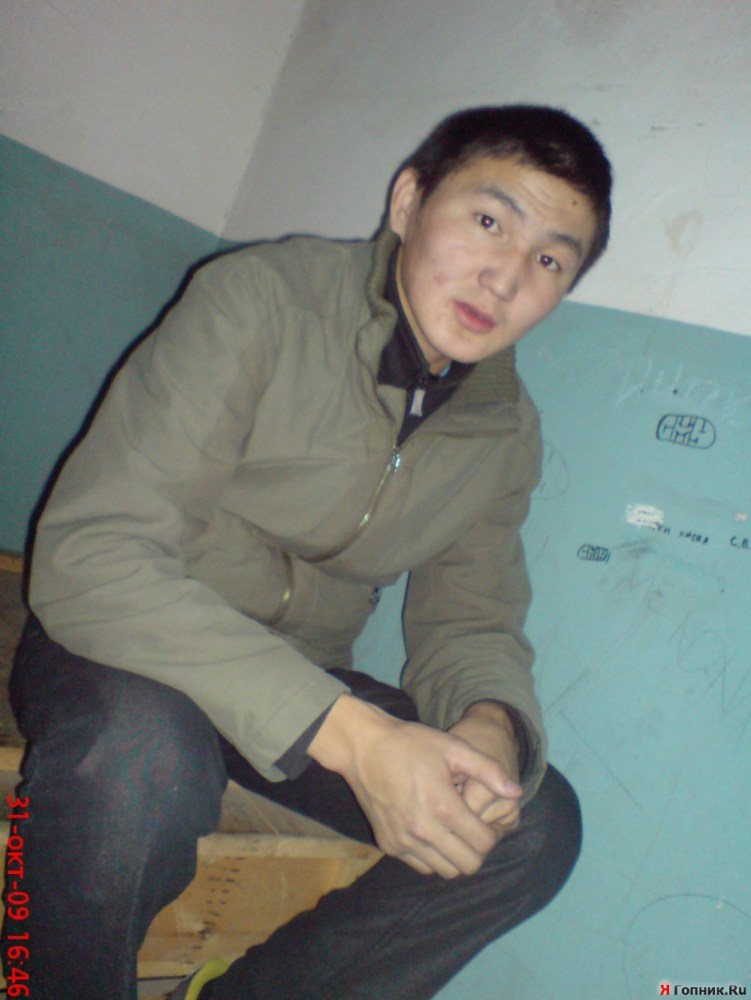 Алтайский шаман камлает