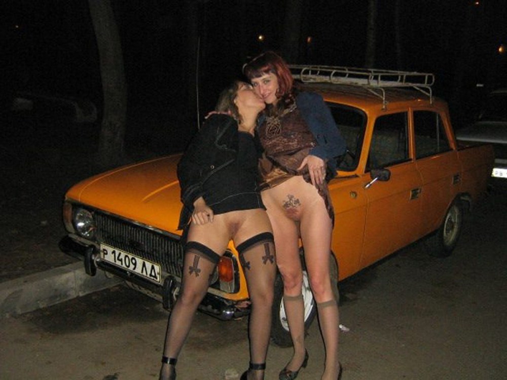 Зрелая жена в машине доггинг