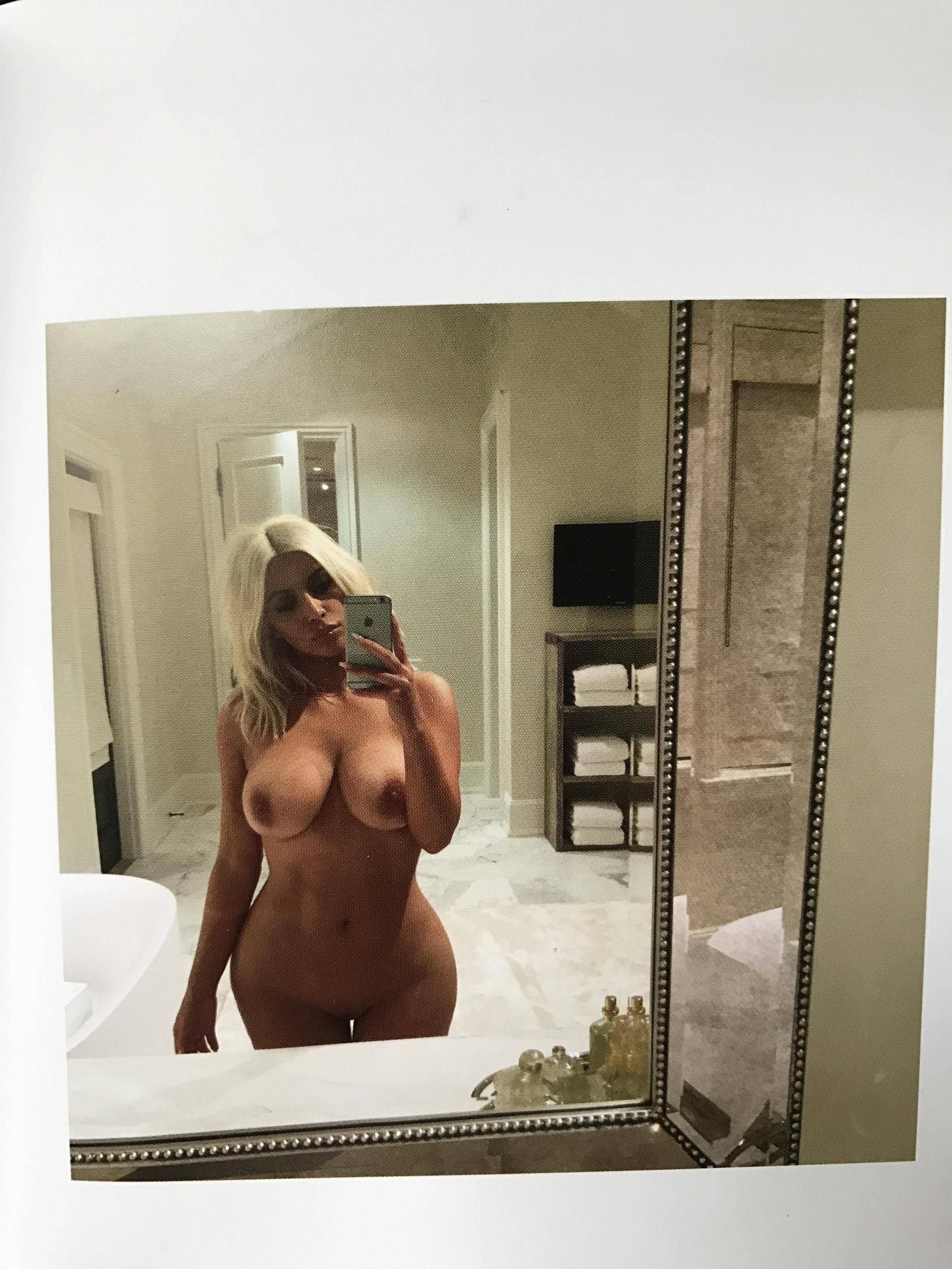 Kim kardashian naked mirror pic