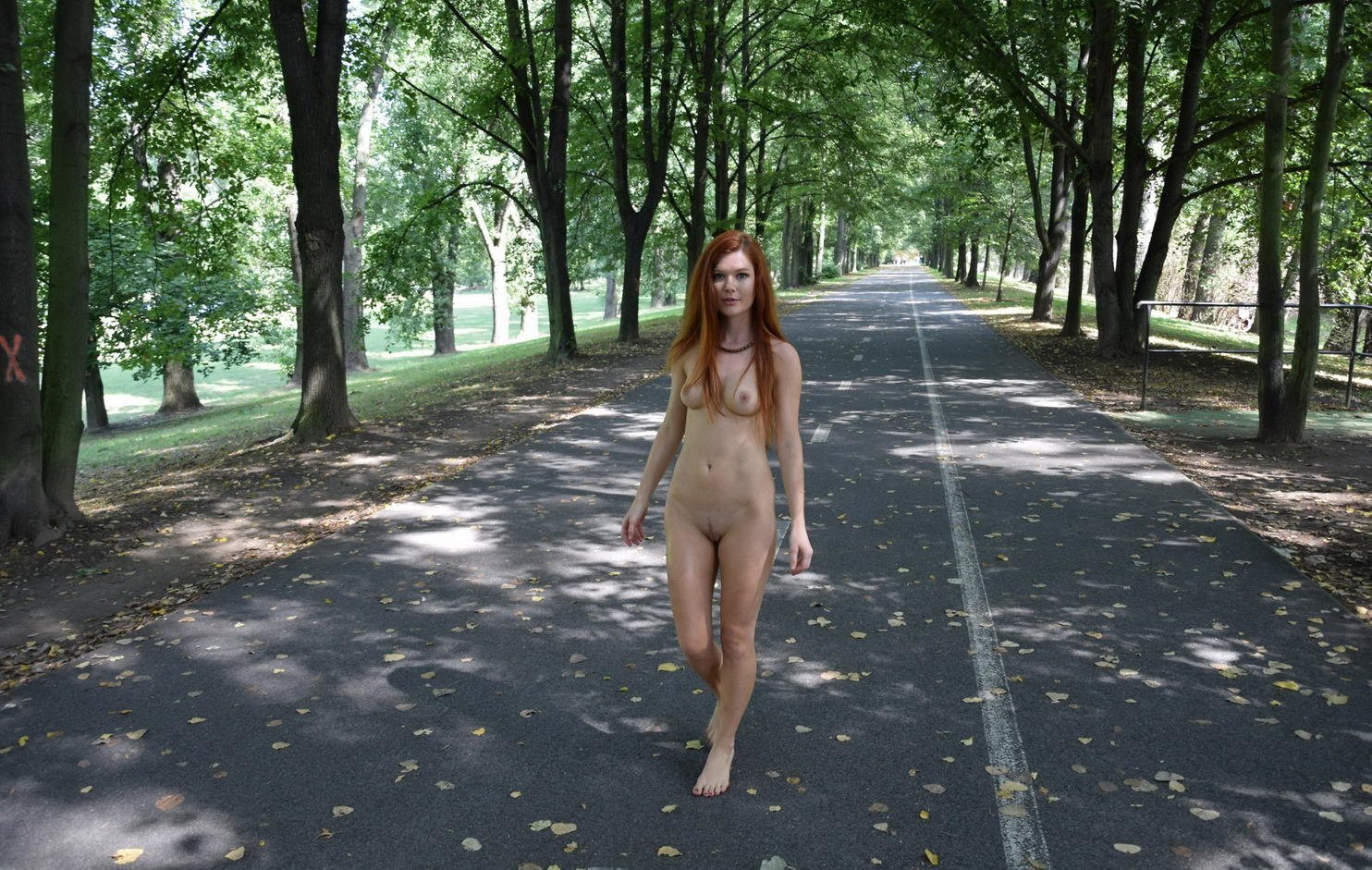 женщины голыми ходить фото 75