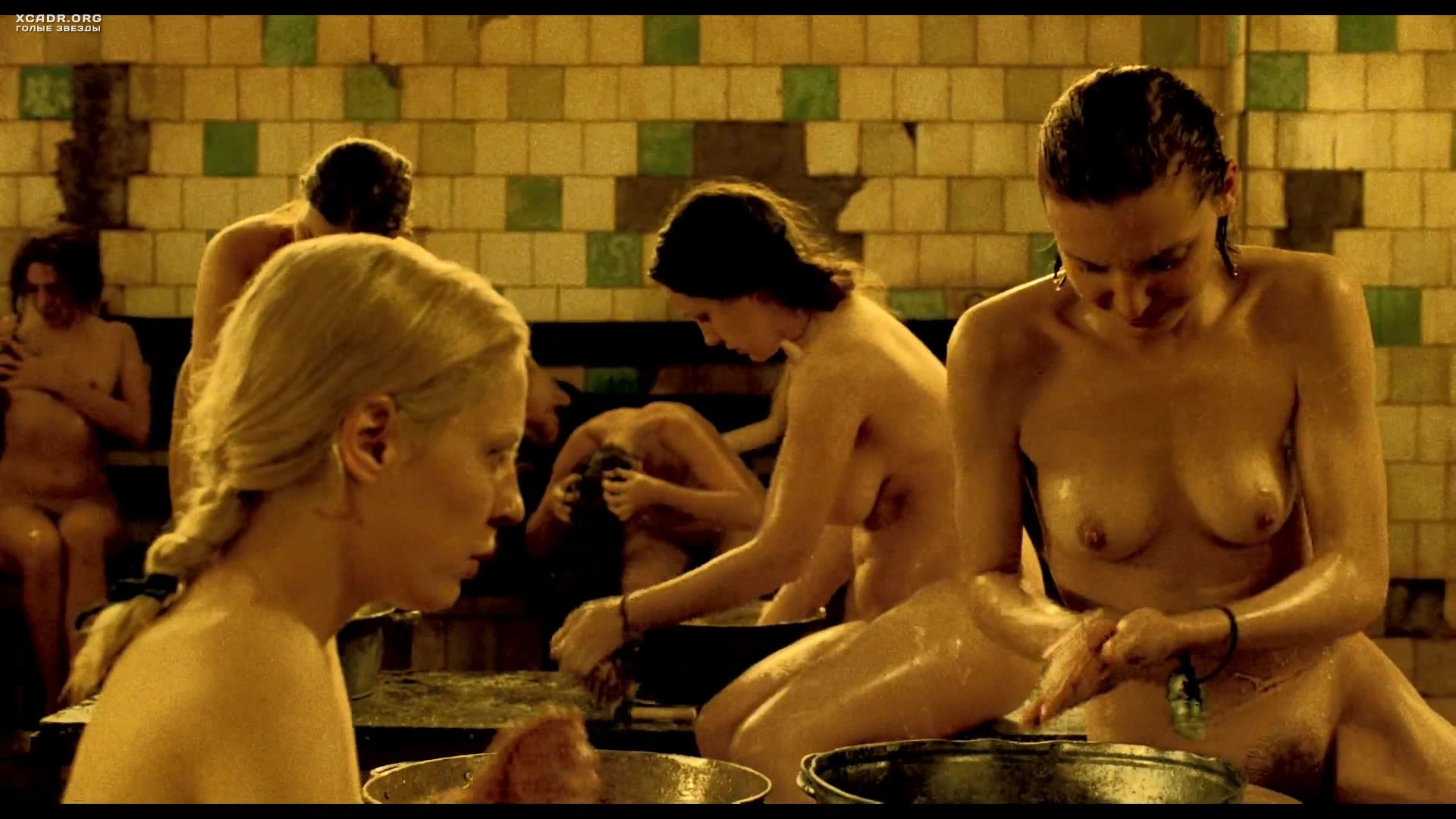 отрывки из фильмов с голыми в бане (120) фото