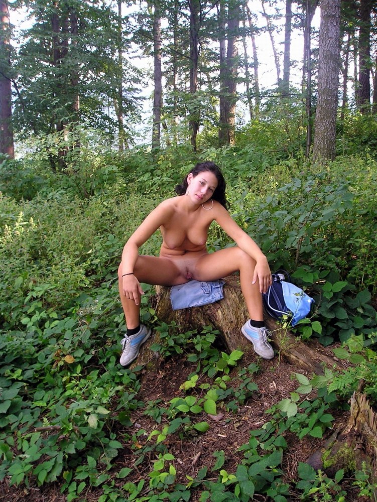 Ебля на природе в кустах