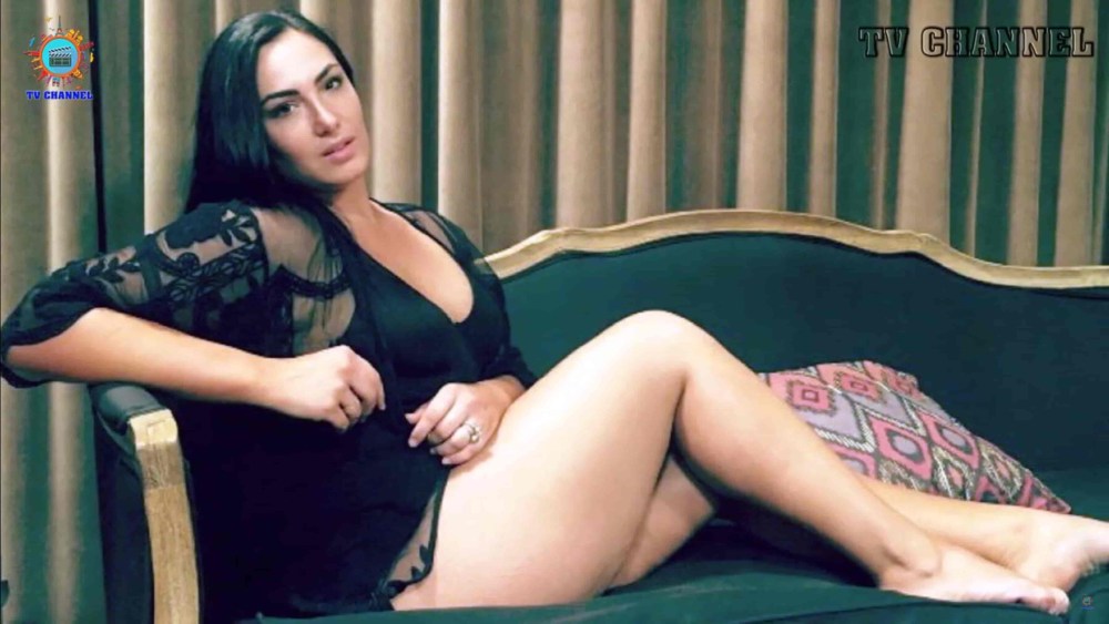 Дочь Стивена Сигала