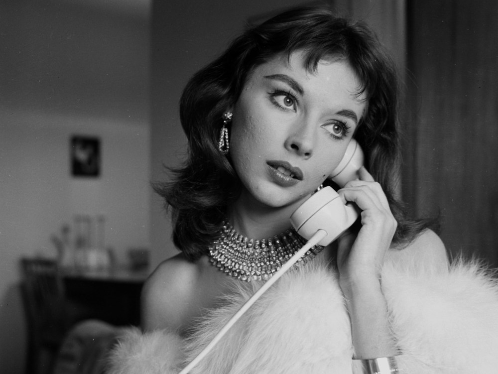 Vikki Dougan feet