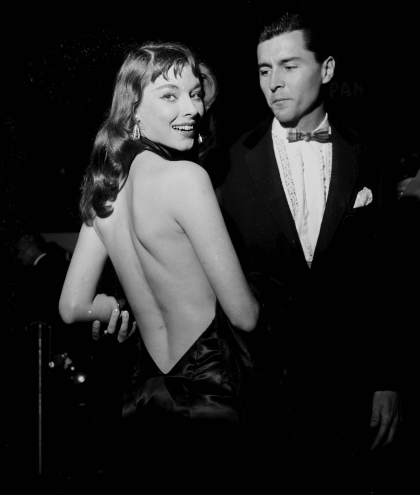 Викки Дуган (Vikki Dougan)