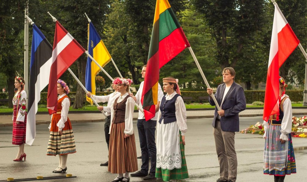 Прибалтика люди