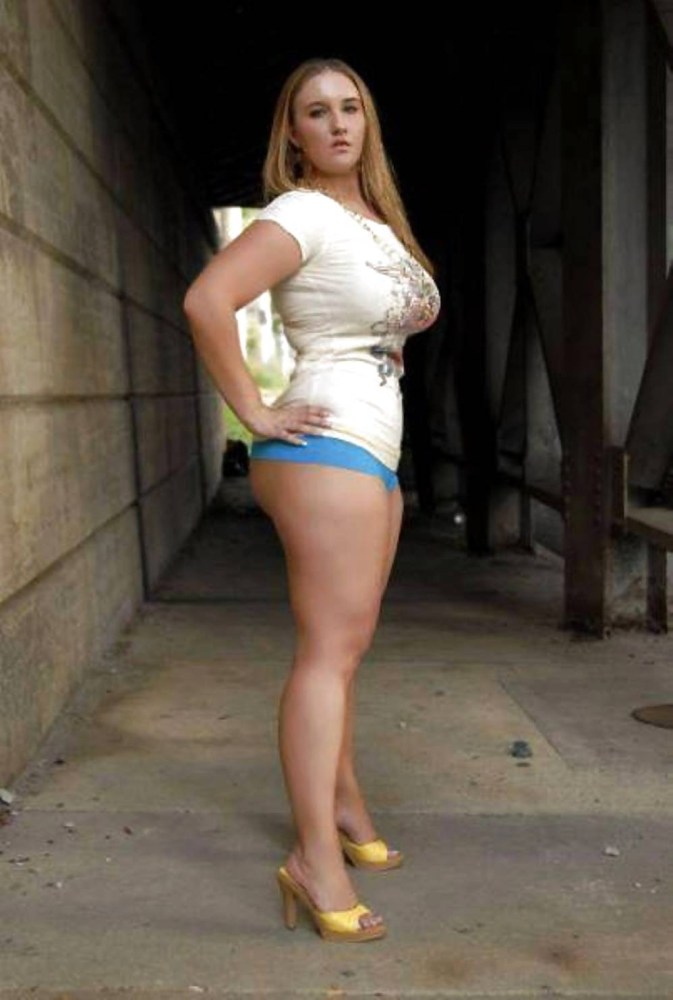 Holly luyah в платье
