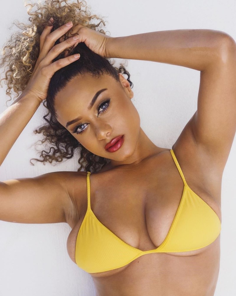 Арабская певица Мириам Фарес