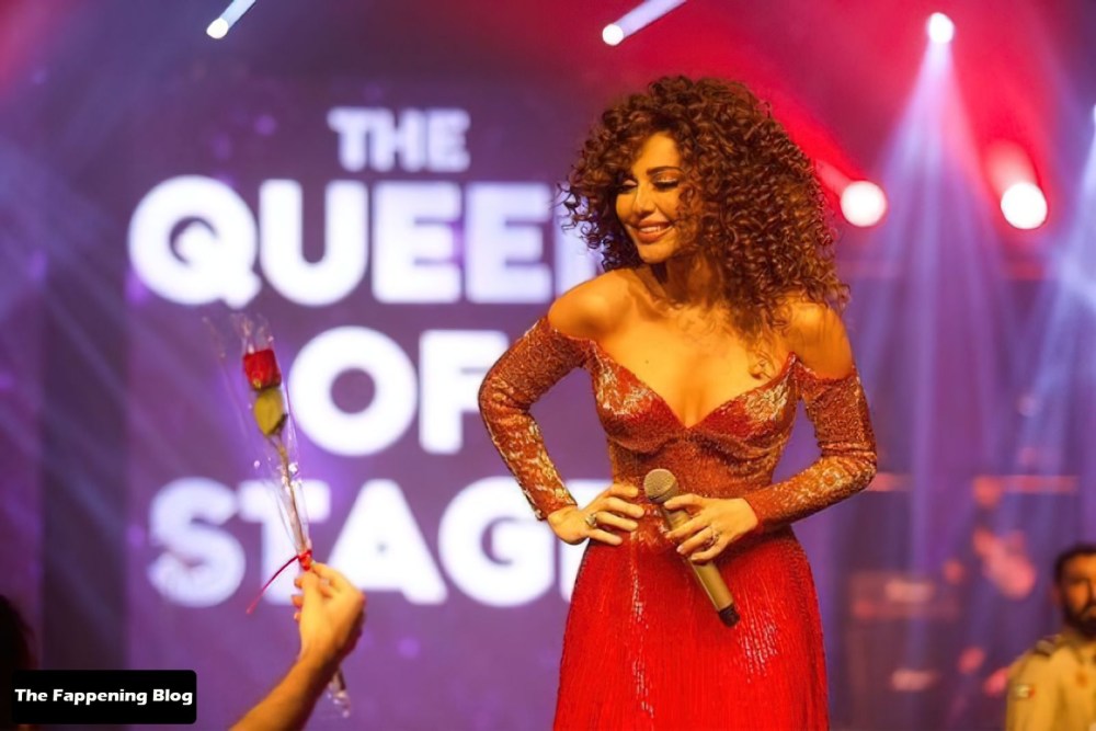 Мириам Фарес фигура