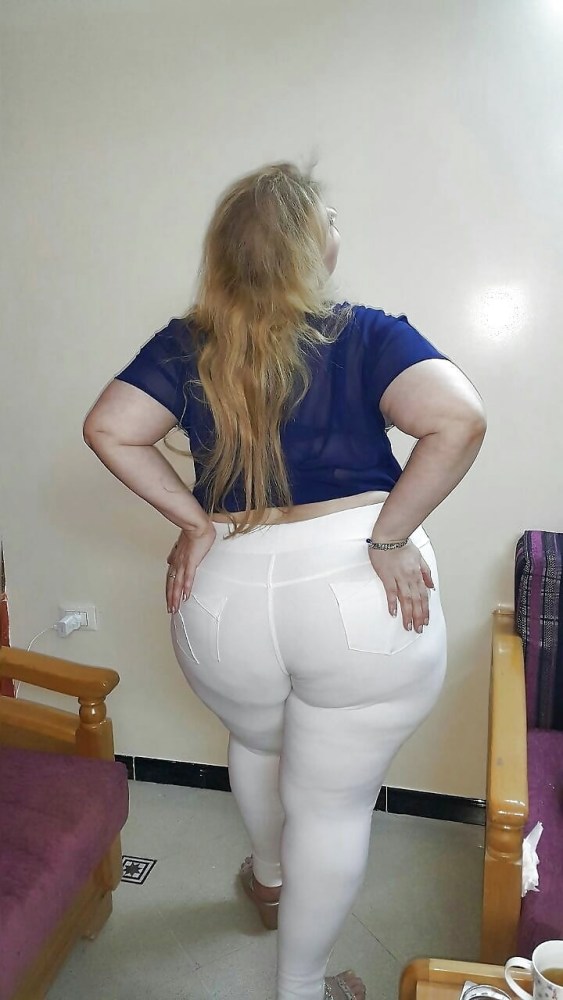 Hijabi Iraqi bbw Lamia with giant ass – ex-mistress of Diplomat