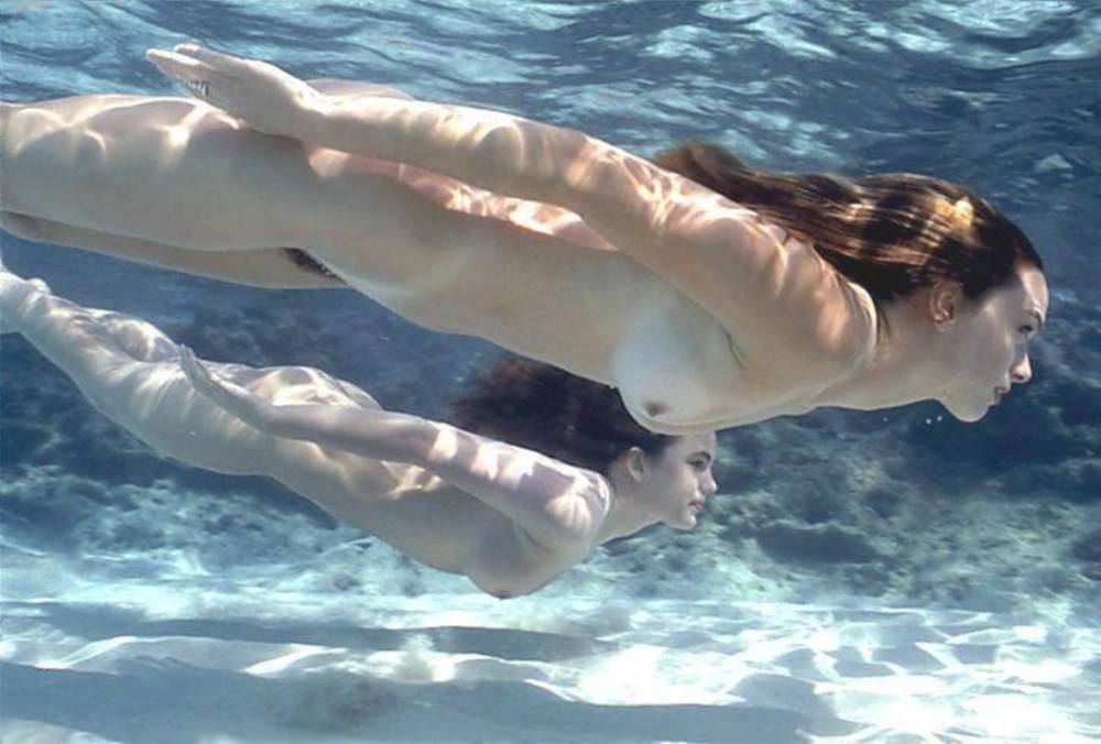 Nude Swimming Pics