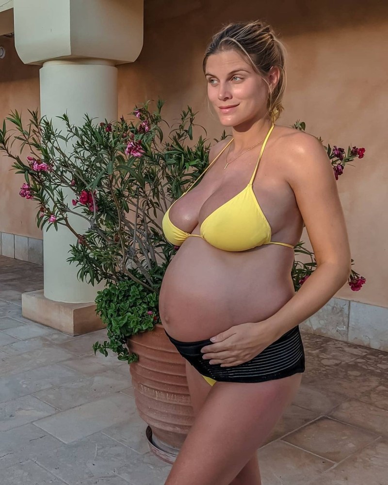Индиана Джеймс pregnant