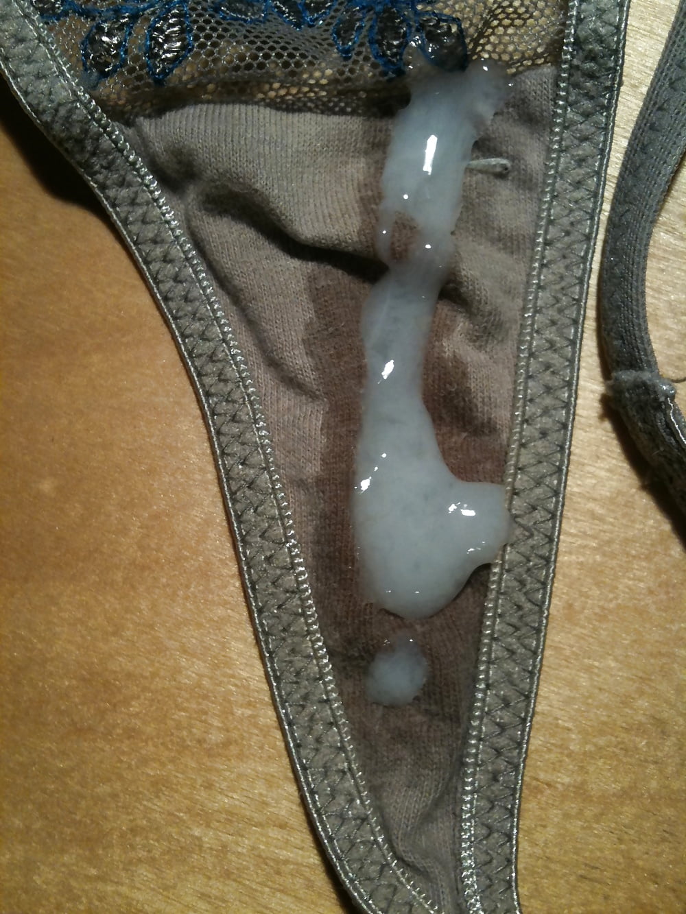 мокрые от спермы женские трусики фото 69