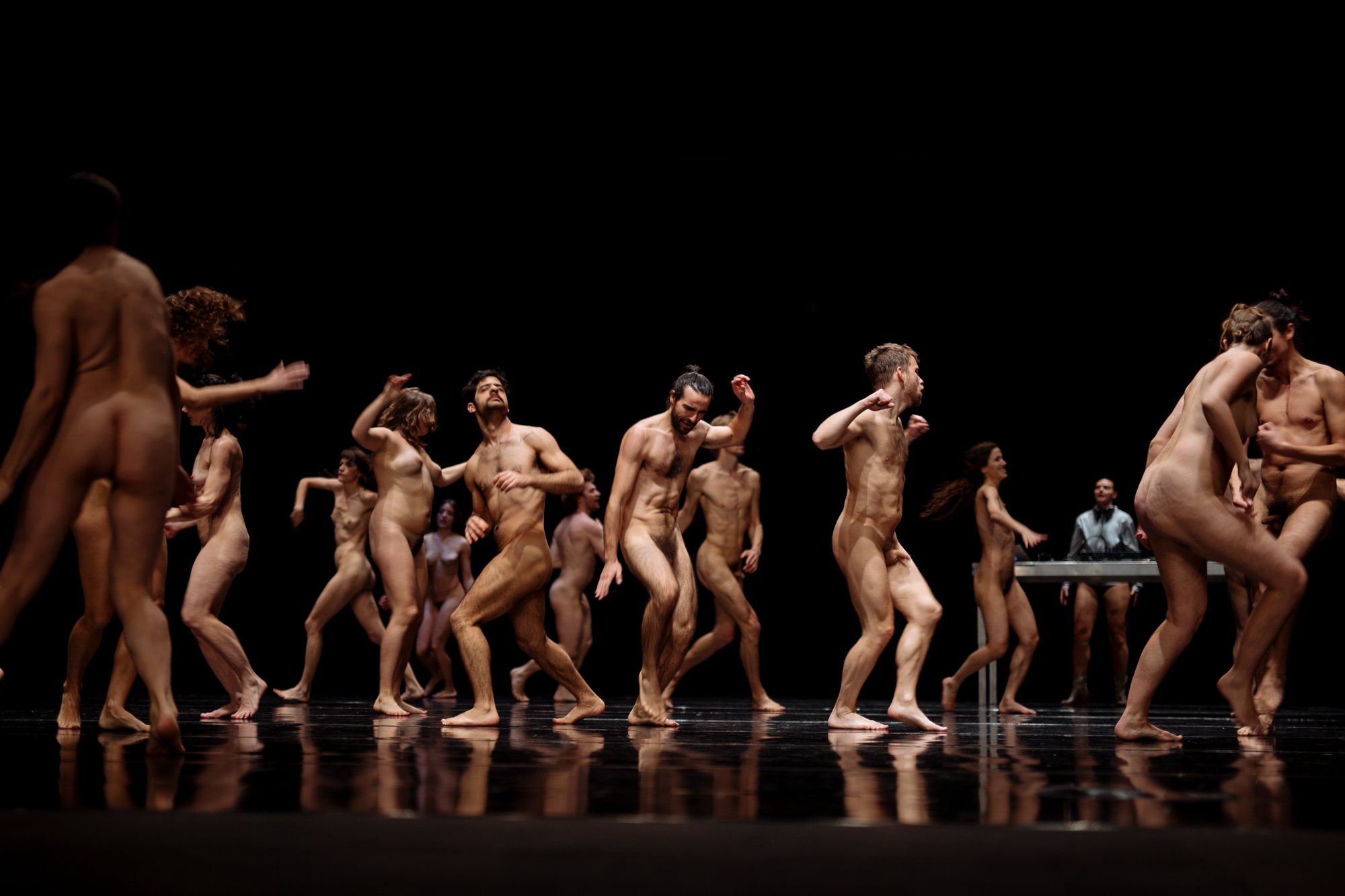 Nude contemporary dance