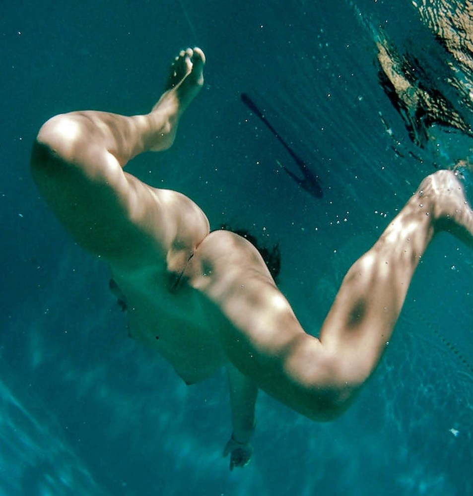 Плавают голышом - порно фото topdevka.com