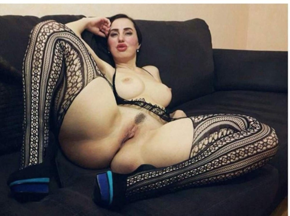 Голые женщины с пышной попой