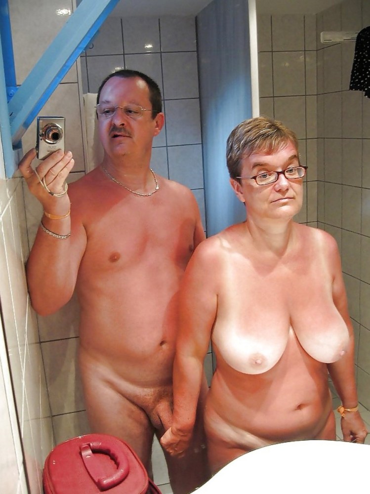 Mature granny душ с мальчиком