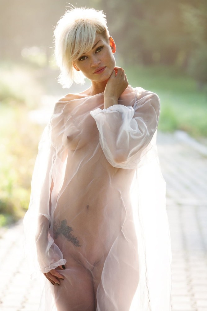 Alisa a (Alisa b., Allida, Castalia, Verona, Zarina)