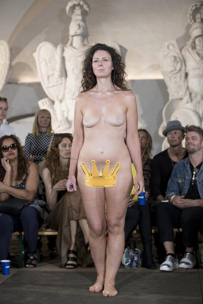 Чарли Ле Минду Charlie le naked