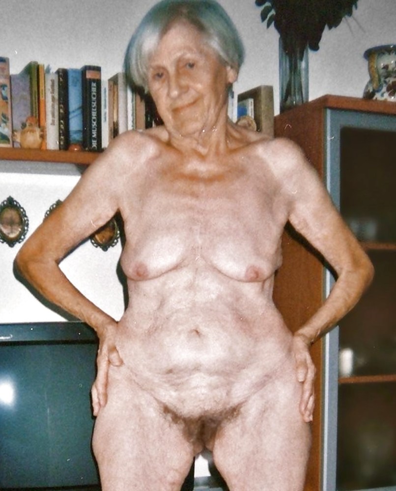 старые голые бабушки раздеваются фото 35