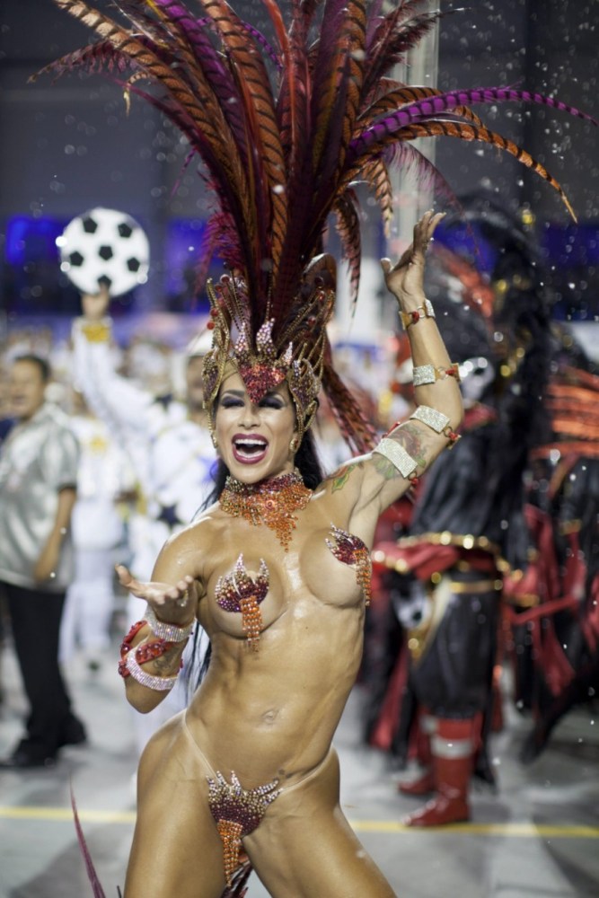 парады и карнавалы голые