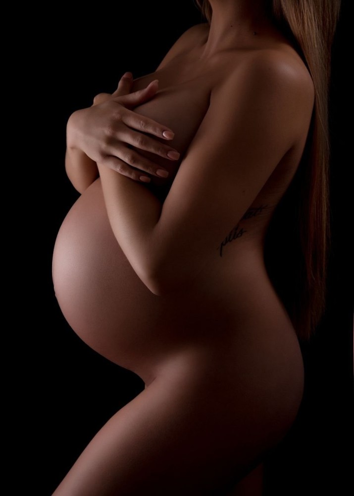 Даниэль Делауней pregnant nude